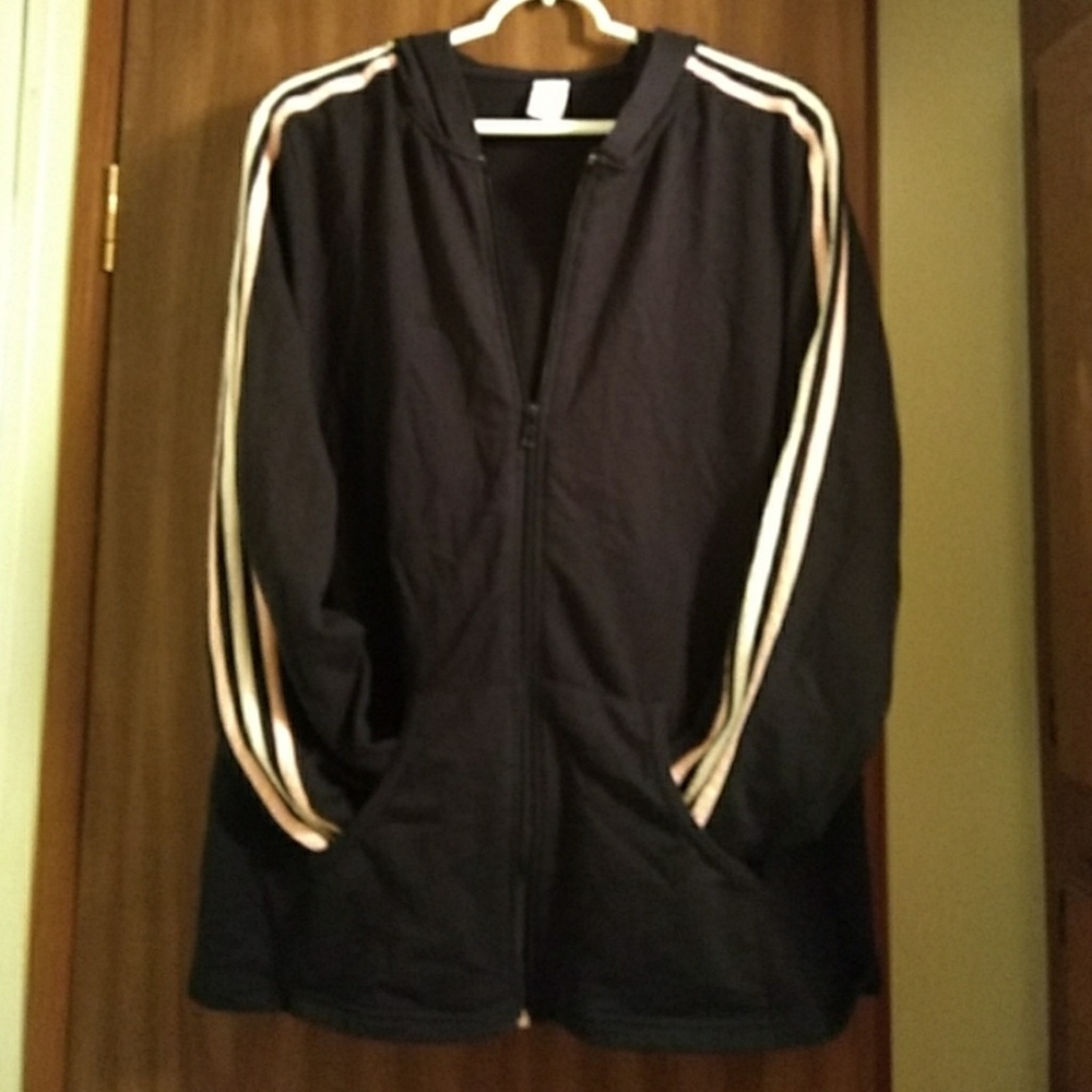 Size 20/22 Zip up hooded sweatshirt